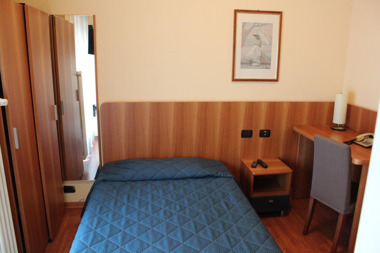 Hotel Selide ديسْيو المظهر الخارجي الصورة