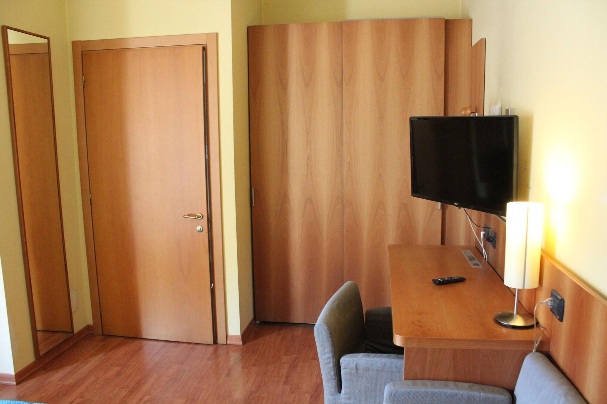 Hotel Selide ديسْيو المظهر الخارجي الصورة