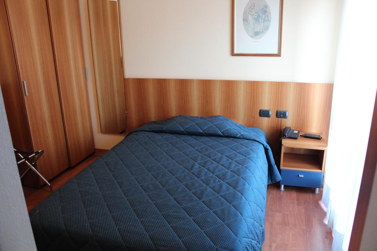 Hotel Selide ديسْيو المظهر الخارجي الصورة