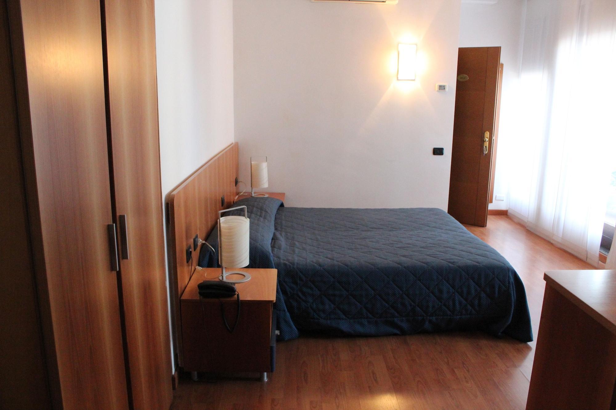 Hotel Selide ديسْيو المظهر الخارجي الصورة