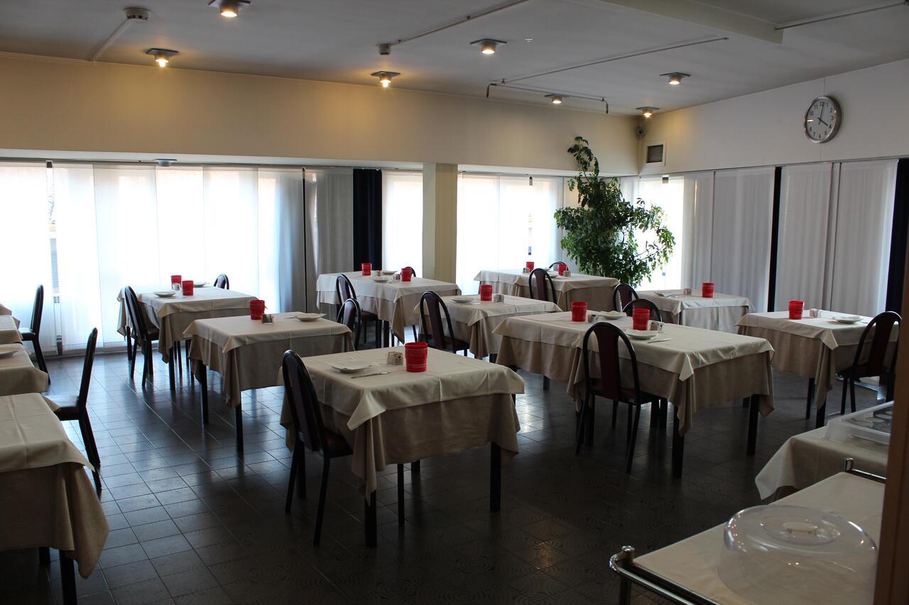 Hotel Selide ديسْيو المظهر الخارجي الصورة
