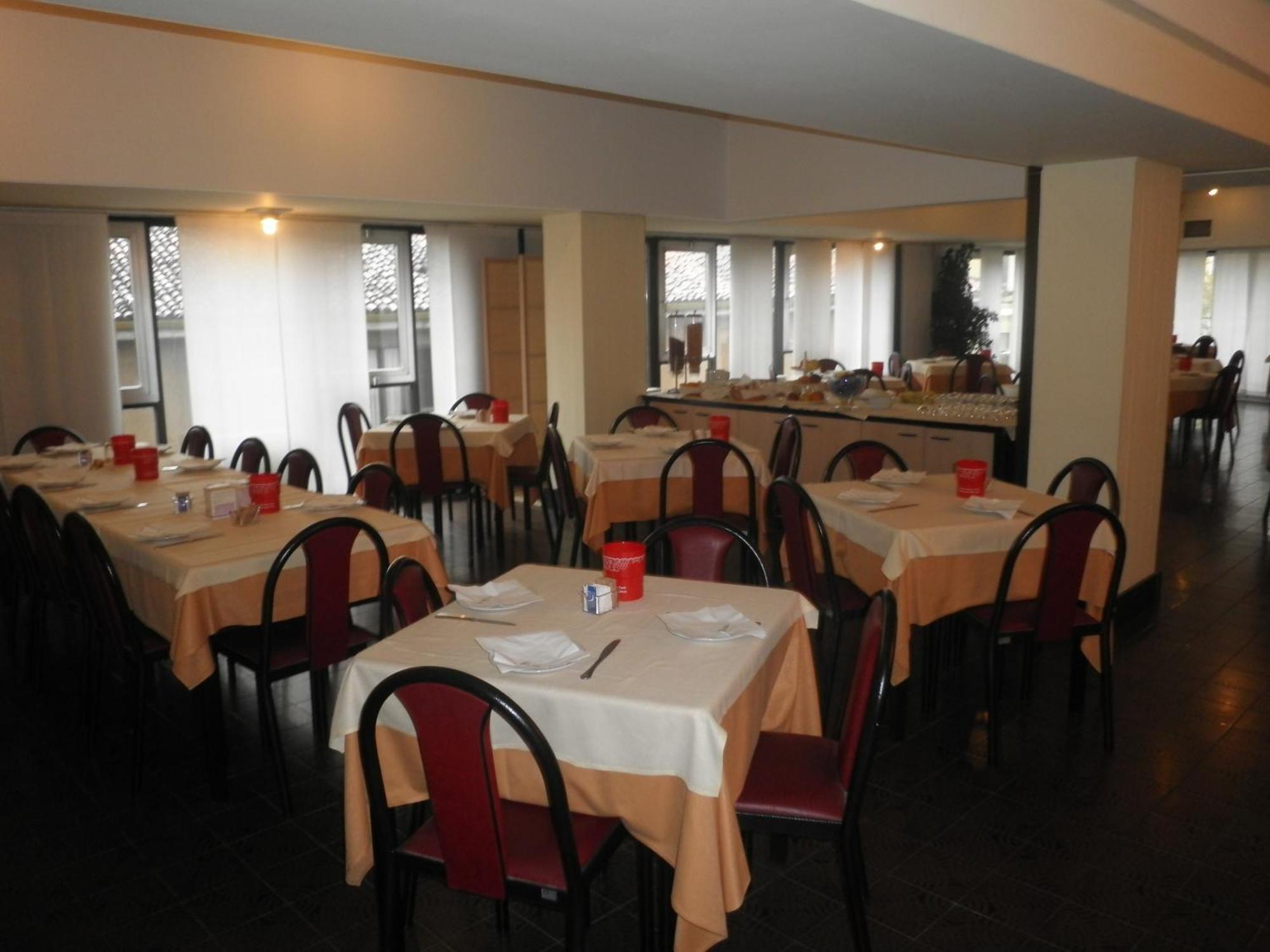 Hotel Selide ديسْيو المظهر الخارجي الصورة