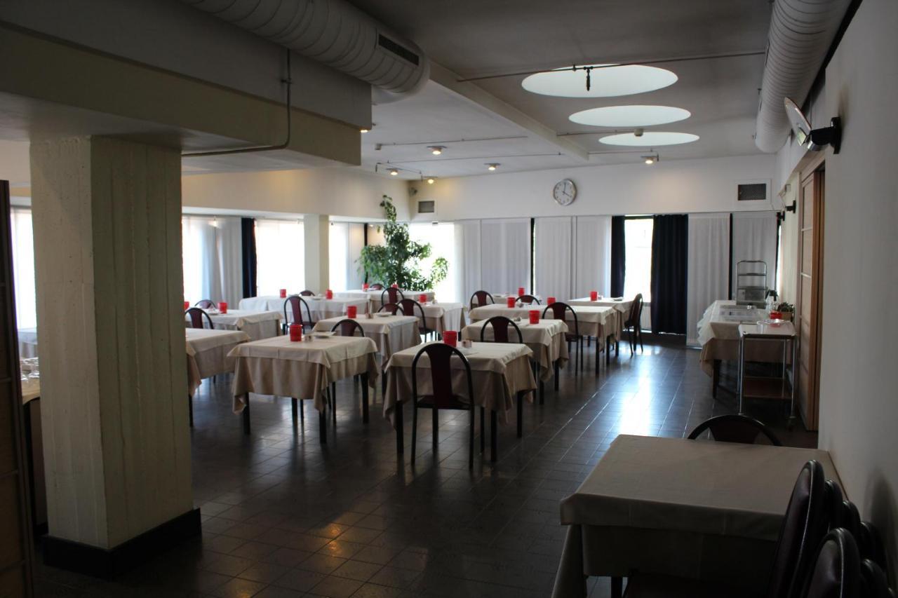 Hotel Selide ديسْيو المظهر الخارجي الصورة